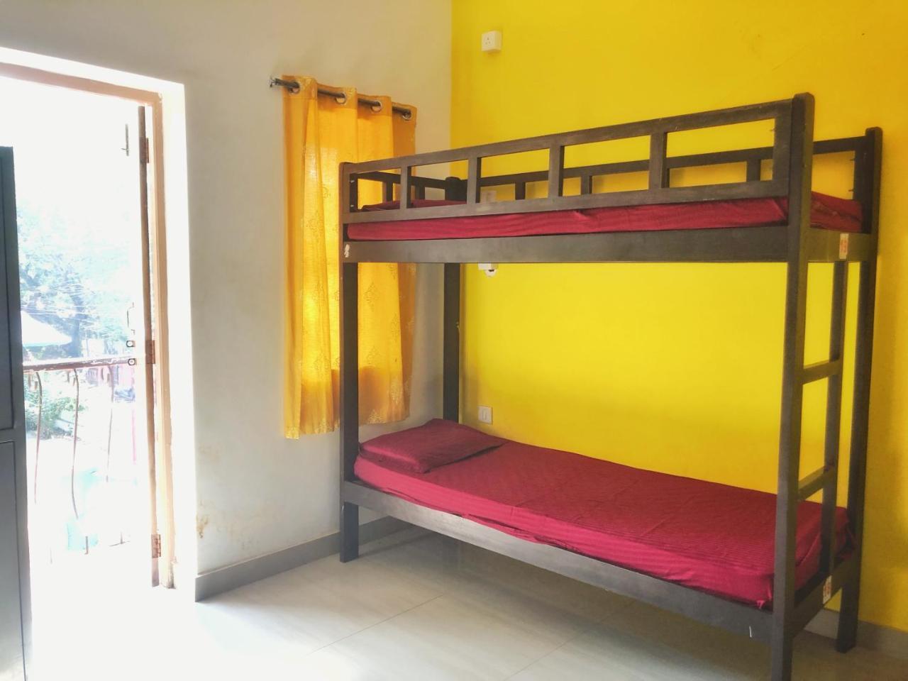 Red Door Hostel Anjuna Exterior foto